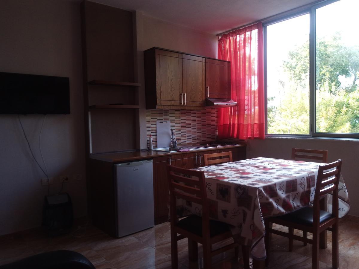 Elio'S Holiday Home Pogradec Eksteriør bilde